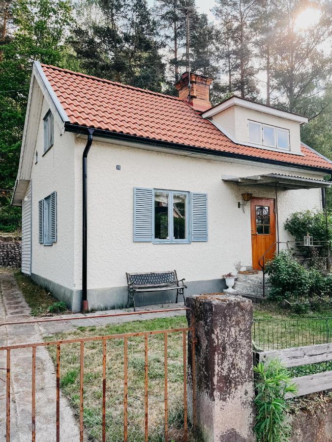 Charming House With Wood Stove Near Lake Virserum 外观 照片
