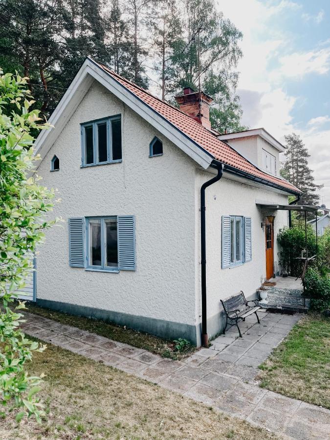 Charming House With Wood Stove Near Lake Virserum 外观 照片