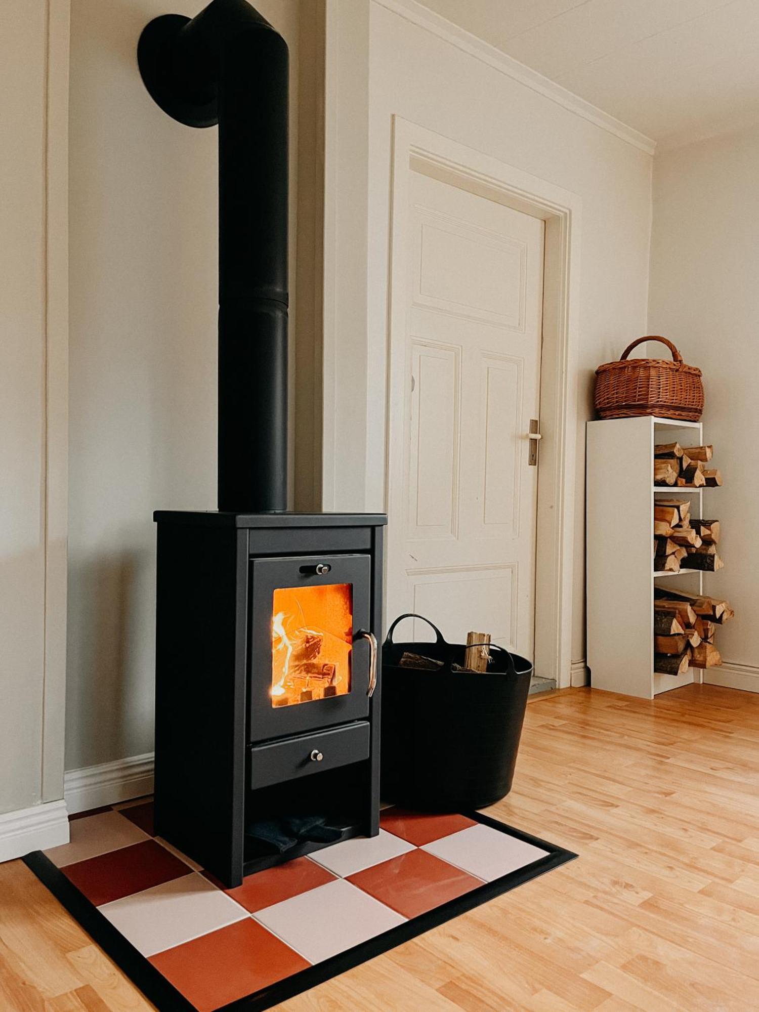 Charming House With Wood Stove Near Lake Virserum 外观 照片
